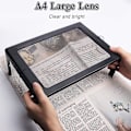 Miniatyrbilde 3 av 5: Leselupe, forstørrelsesglass med lys 3x forstørrelse Lesehjelp med 4 LED-lys for eldre - A4 rektangulær med sammenleggbar stativ Håndfri