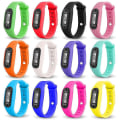 Miniatyrbilde 1 av 5: Step Count Activity Tracker Fitness Sport Klokke Håndledd Skritteller LCD Voksen Barn Black