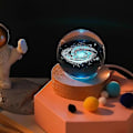 Miniatyrbillede 2 af 4: 7 farver Planet 3d Krystalkugle Lasergravering Solar System Led Ball Light Gave Galaxy