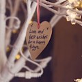 Miniatyrbilde 4 av 5: 100 stk (5 cm) - Rustikke trehjerter for håndverksprosjekter - For bryllupsdekorasjoner