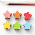 Miniatyrbilde 4 av 5: Jikaix 20 stk/sett Magnetiske Klistremerker Enkle å Påføre Multifunksjonelle Flerfargede Barne-løpsstjerner Whiteboard Magnet FestartiklerBY L Red