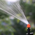 Miniatyrbillede 4 af 5: Fremragende 5-30m Pumpe Selvprimende Sæt 90/180/360/stribe Sprinkler Havevandingssystem 1/4' Automatisk Vandingsudstyr 100-240vspray N-10m hose only