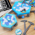 Pikkukuva 4 / 5: Pelasta pingviini jäällä -peli, Pingviiniloukku Jäämurtaja Aktivoi Jäämurron Perhejuhlat Lasten Puzzle Pöytä Iske Lohko
