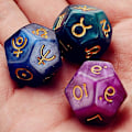 Pikkukuva 5 / 5: 4 Sarjaa Nopan 12-sivuinen D12 Astrologiset Nopat Tähdistömerkkien Nopat Astrologiseen Arvontaan Pelivarusteet  [DmS] As Shown