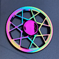 Miniatyrbillede 4 af 5: Håndspinner Dekorativ Anti-Angst Multi-Farvet Metal Regnbue Fidget Spinner til Kontor 42