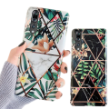 Pikkukuva 1 / 3: Huawei P20 Pro - Geometrinen kukkakuori Vit