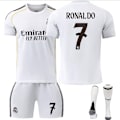 Miniatyrbild 1 av 2: 2526 Ny Real Madrid Fotbollströja Kortärmad för Vuxna och Barn - Flera Stilar Nr.7 RONALDO No.7 RONALDO No.7 RONALDO M
