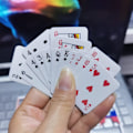 Pikkukuva 3 / 5: 2 pakkaa minikokoisia pelikortteja, 3 eri kokoa minipokeria, kannettavat joustavat minipelipokerikortit matkoille, söpö miniatyyri nukkekodin sisustus