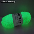 Miniatyrbild 1 av 5: 2 rullar Glow in The Dark Garn för virkning, 50m per rulle Luminous Fluorescent grön