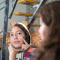 Miniatyrbillede 4 af 4: 2 Stykker Ubrækkeligt Akryl Spejl Børnespejl Træramme Super HD Bordpladespejl Bjørn Designet Makeup Spejl