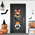Pikkukuva 2 / 5: Halloween-kurpitsakoristeet oveen, roikkuvat puiset ovikyltit, noidanhattu, sarjakuvakuvio, pelottavat hymyilevät kasvot, juhlat, kodin sisustustarvikkeet, 1 setti C