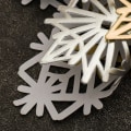 Miniatyrbild 4 av 5: Jul Snöflinga Placemats Semester Vinyl Bordsunderlägg, Tvättbara, Lämpliga för Semester Middagsbord Bordsduk Dekoration silver
