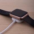 Miniatyrbillede 3 af 6: Apple Watch Kompatibel 3W Magnetic Trådlös laddare - FOREVER White