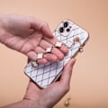 Miniatyrbillede 2 af 4: iPhone 11 - Elegant Glamour Mjuk Skal White