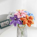 Miniatyrbillede 1 af 5: Håndstrikket Lily Mors Dags Gave Tulipan Rose Hæklede Blomster Kunstig Blomsterbuket Hjemmelavet Skrivebordsindretning Gave