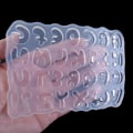Pikkukuva 2 / 5: Pienet silikonimuottiset aakkoset DIY-avaimenperän koristeluun