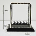 Miniatyrbillede 2 af 2: Newton Pendel Pool Balance Bold Klassisk Kvadratisk Pendel Bold Sort Baggrund