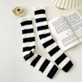 Miniatyrbilde 5 av 5: 1 Par Leg Warmers Knæhøye Svart Hvit Stripe Strikket Elastisk Supermyk Hold Varme Kontrastfarge Høst Vinter Kvinner Støvletter Strømper For Utendørs Qi