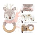 Miniatyrbilde 3 av 4: Håndlaget Ruby-rangle i tre for baby, bitering i tre, bitering i tre, rangle i tre, håndtak i tre, babygave, guttegave til fødsel, jentegave, treleke, treleke