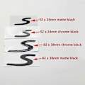 Miniatyrbild 4 av 5: Baklucka Dekal S-Logotyp för Cayenne Bilstjärna Emblem 82 x 38 gloss black