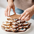 Miniatyrbilde 4 av 4: Juletrær-formet kakeformsett med stjerneformede kakeformere, juledekorasjon, fondant- og donut-kakeformsett, gave til juletreet, kakepyramide, 12 stk.