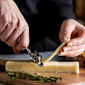 Miniatyrbilde 3 av 3: Ostskjærer i rustfritt stål - Håndholdt ostekutter for cheddar, Gruyere, Raclette, Mozzarella-ostblokk
