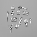 Miniatyrbilde 4 av 5: 12 stiler hjem verktøy charms legering anheng tibetansk stil saks mynt hammer
