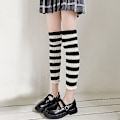 Miniatyrbilde 4 av 5: 1 Par Leg Warmers Knæhøye Svart Hvit Stripe Strikket Elastisk Supermyk Hold Varme Kontrastfarge Høst Vinter Kvinner Støvletter Strømper For Utendørs Qi