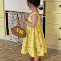 Miniatyrbild 5 av 5: Gul blommig prinsessklänning för flickor