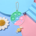 Miniatyrbild 4 av 5: Mini Pop Leksak, Nyckelring Pop-Bubbla Sensorisk Leksak, för Barn Vuxna (2-pack)