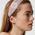 Pikkukuva 5 / 6: 2 kpl Kukkakoristeet, Simuloidut Helmet ja Kristalli, Elegantti Kukkaletti Naisille, Morsiamelle