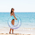 Miniatyrbild 6 av 6: Uppblåsbar Pool Float Tube, Transparent Badring med Färgglada Glittrande Glitter Sommarvattenkul Floats Pool Tube Floats Ring Leksaker Strand Pool