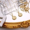 Miniatyrbild 5 av 5: Guld Initial Halsband för Kvinnor Flickor, 14K Guldpläterad Fin Lager Papper Klipp Länk Halsband Personlig Mynt Initial Lager Guld