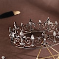 Miniatyrbilde 3 av 6: Gullkongekroner for menn og kvinner, metall kongelig prinsessekrone og tiaraer for bursdag, skoleball, fest, hatter, kostyme