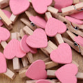 Miniatyrbilde 5 av 8: 50 stk Mini Tre Klyper Klesklyper Håndverk Klyper med Hjerter for Bryllup Fest Valentinsdag Dekorasjon