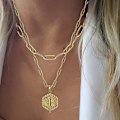 Miniatyrbilde 4 av 5: Dobbeltlags kragekjede for kvinner med bokstavanheng, gull geometrisk choker