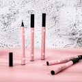 Miniatyrbild 9 av 11: Vattentät Eyeliner - Långvarig, Snabbtorkande och Smudge-resistent #1 black 1.5ml