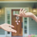 Miniatyrbild 3 av 11: Söt Blomma Nyckelring Väska Charm Nyckelring Present För Kvinnor Flickor Bes black one size