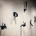 Miniatyrbild 8 av 11: Kreativ Klättrande Man Resin Järntråd Vägg Hängande Figurer Scul Ny Y9 blackE 7*18cm
