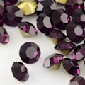 Pikkukuva 1 / 2: 100 Ametisti kartiomainen Swarovski upotekoristeelle Ø 3,4 mm (PP27)
