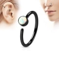 Miniatyrbillede 2 af 4: Piercing ring i IP-belagt 316L kirurgisk stål med hvid opal 1 guld