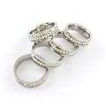 Pikkukuva 1 / 2: 6 mm ring i Rodiumpläterad AISI 304 stål / strass stenar stl 17 17 mm
