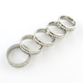 Pikkukuva 2 / 2: 6 mm ring i Rodiumpläterad AISI 304 stål / strass stenar stl 18 18 mm
