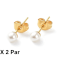 Miniatyrbild 1 av 2: 2 Par Studs Örhängen i Guldpläterad  stål med c:a 4 mm vit pärla
