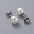 Miniatyrbilde 1 av 2: Studs Örhängen  i  316L Kirurgiskt stål c:a 12 mm vit pärla