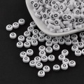 Miniatyrbillede 2 af 2: 100 stk Hvide bogstavperler "O" i akryl med sort tekst