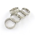 Pikkukuva 1 / 2: 6 mm ring i Rodiumpläterad AISI 304 stål / strass stenar stl 19 19 mm