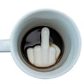 Miniatyrbilde 1 av 2: Keramisk kaffekopp formet som en langfinger{EE}