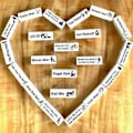 Pikkukuva 1 / 5: Block Tower Jenga -peli, hauska pariskuntien torninrakennuspeli, Valentine Tumbling Tower -torninrakennuspeli aikuisille pariskunnille illanviettopeleihin - WELLNGS