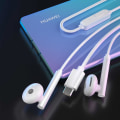 Pikkukuva 2 / 5: USB-C / TYPE-C -liitäntäiset korvakaiuttimet mikrofonilla, valkoiset
